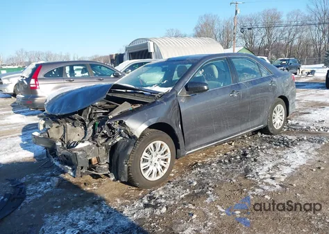 2014 Toyota Camry Le z USA, uszkodzony, nr VIN 4T1BF1FK5EU465455